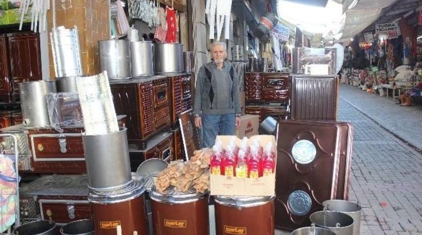Havalar Soğudu Sobacılar Pazarına Bahar Geldi
