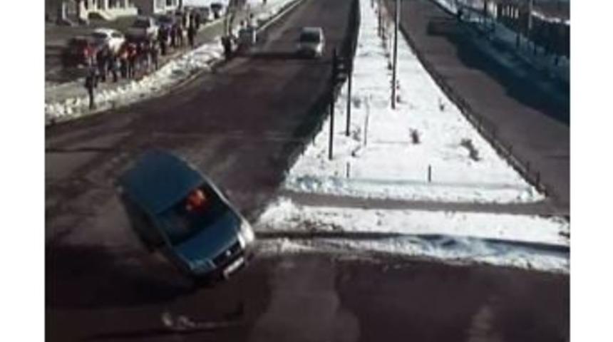 Erzurum&rsquo;da Kar Yağışının Ardından Meydana Gelen Kazalar Mobese&rsquo;ye Yansıdı