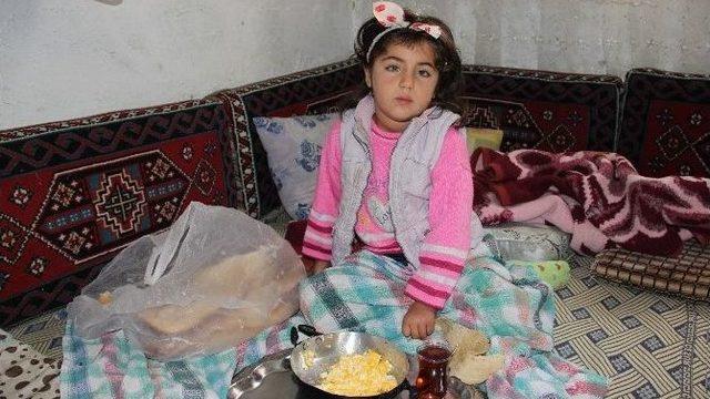 (özel Haber) Eşi Ve İki Çocuğu Engelli Olan Babanın Tek İsteği Ailesi İçin Bir Ev