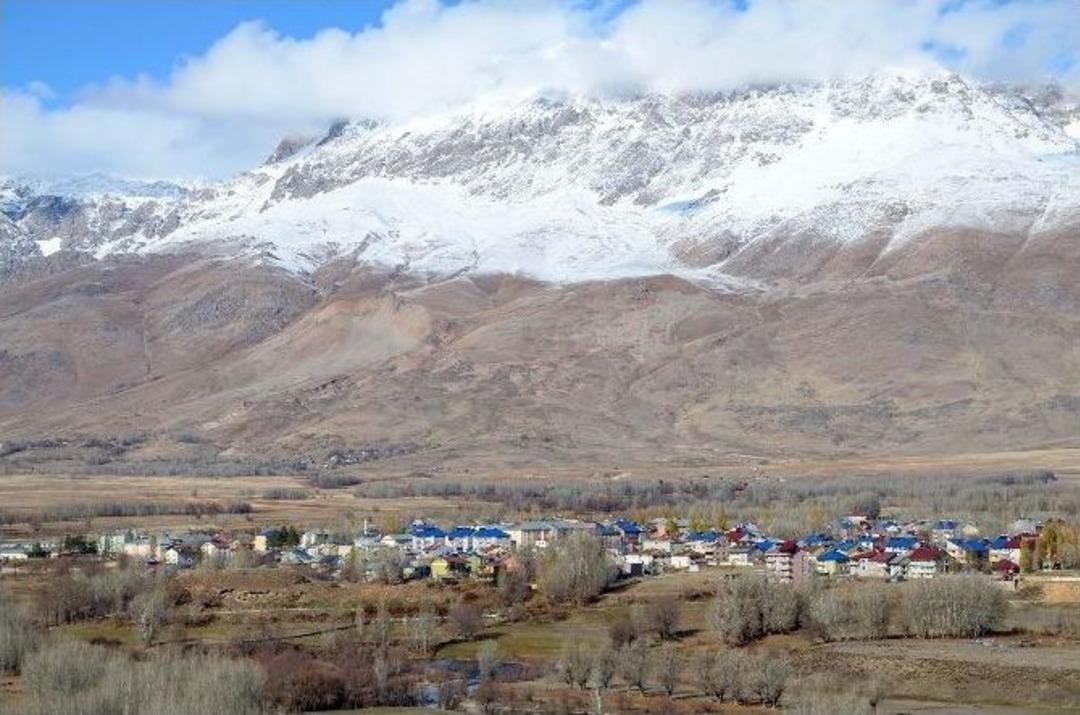 (&ouml;zel Haber) Ovacık&rsquo;ta İki Mevsim Bir Arada Yaşanıyor