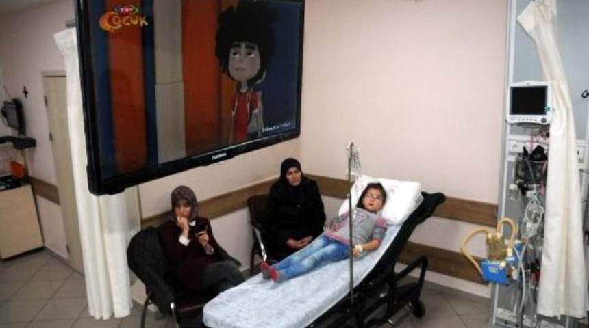 &Ccedil;izgi Film Izleyerek Tedavi Oluyorlar