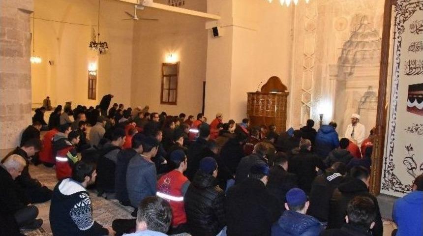 Sinop&rsquo;ta Gen&ccedil;ler Sabah Namazında Buluştu