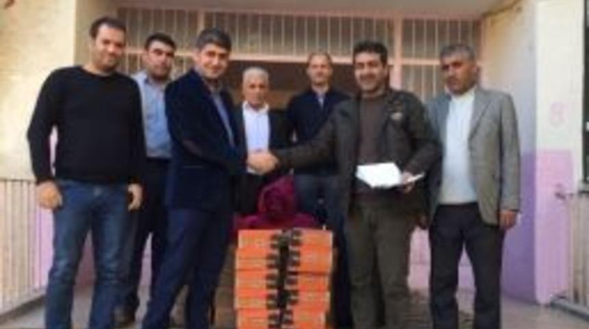 Silvan&rsquo;da &Ouml;ğrencilere Elbise Ve Ayakkabı Yardımı