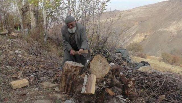Eşi Ve 9 &Ccedil;ocuğu Gitti, K&ouml;yde Tek Başına Kaldı 1