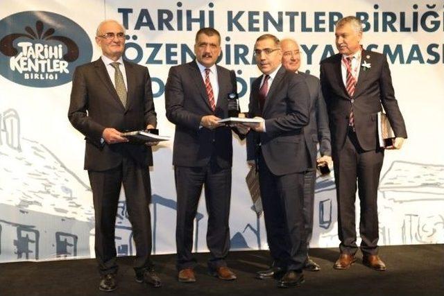 Seyhan Ve Y&uuml;reğir&rsquo;e En İyi Proje &Ouml;d&uuml;l&uuml; 2