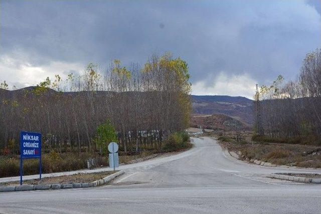 Niksar Osb Yatırımcı &Ccedil;ekiyor 1