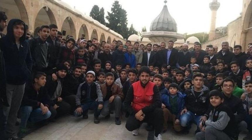 Gen&ccedil;ler Sabah Namazında Balıklıg&ouml;l&rsquo;de Buluştu