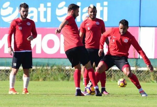 Antalyaspor'da 4 Eksik