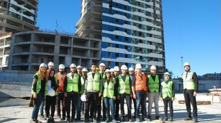 Geleceğin Girişimcileri İş D&uuml;nyasıyla Buluştu