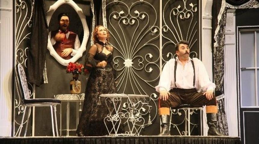 Adana Şehir Tiyatrosu, Osmaniye&rsquo;de Perde A&ccedil;tı