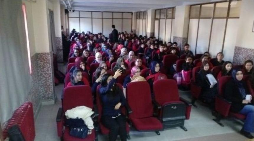 Medicana&rsquo;dan &Ouml;ğrencilere Diyabet Semineri