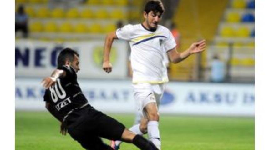 Bucaspor'da 5 Futbolcuya Af