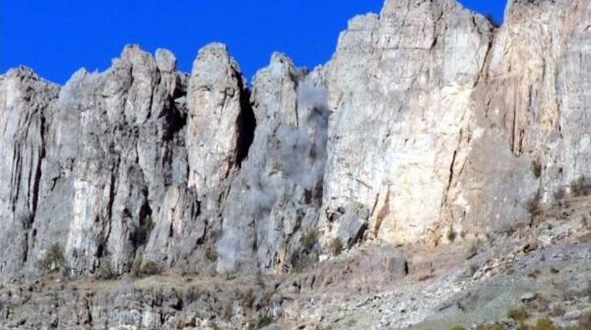 Derecik'te Pkk Hedeflerine Bomba Yağdı