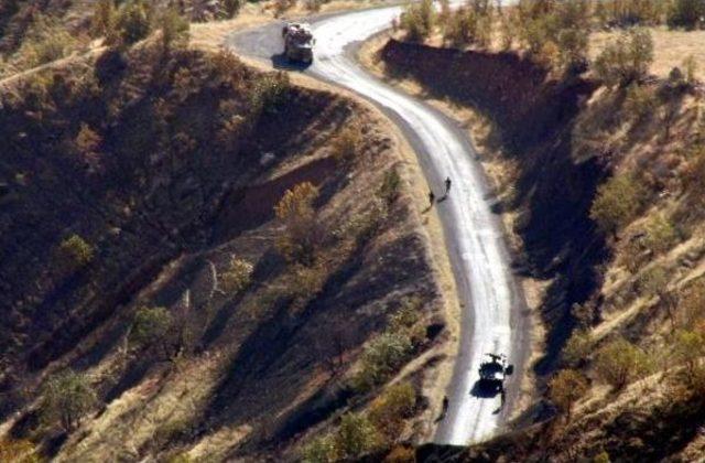 Derecik'te Pkk Hedeflerine Bomba Yağdı