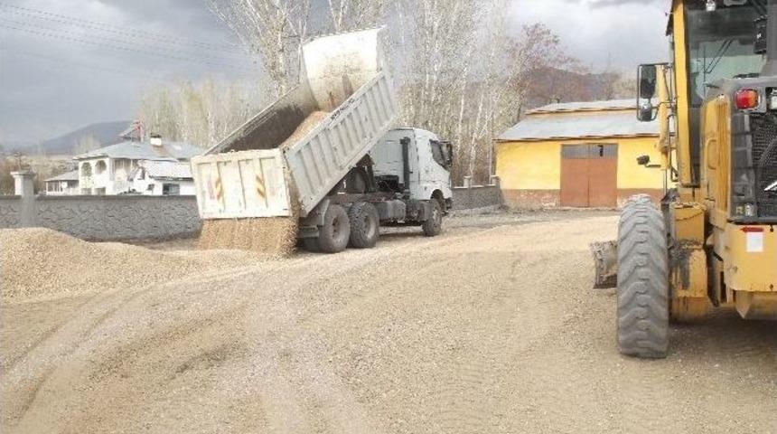 Varto&rsquo;da Yollar Sıcak Asfaltla Tanışacak