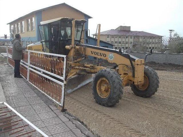 Varto’da Yollar Sıcak Asfaltla Tanışacak