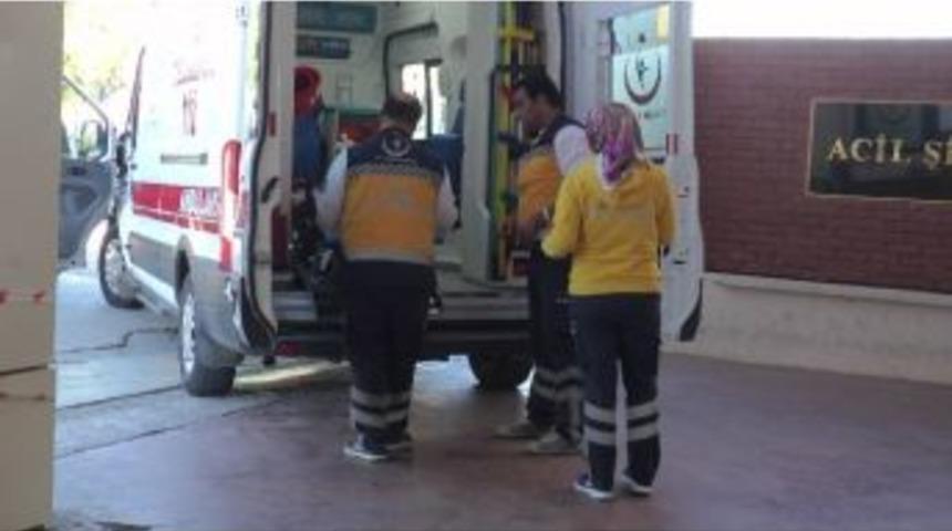 Yangını S&ouml;nd&uuml;rmeye &Ccedil;alışan Kadın Dumandan Zehirlendi