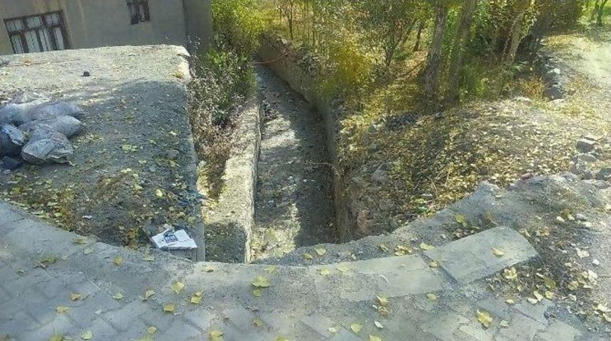 Mahalleliden K&ouml;pr&uuml; İ&ccedil;in Korkuluk Talebi