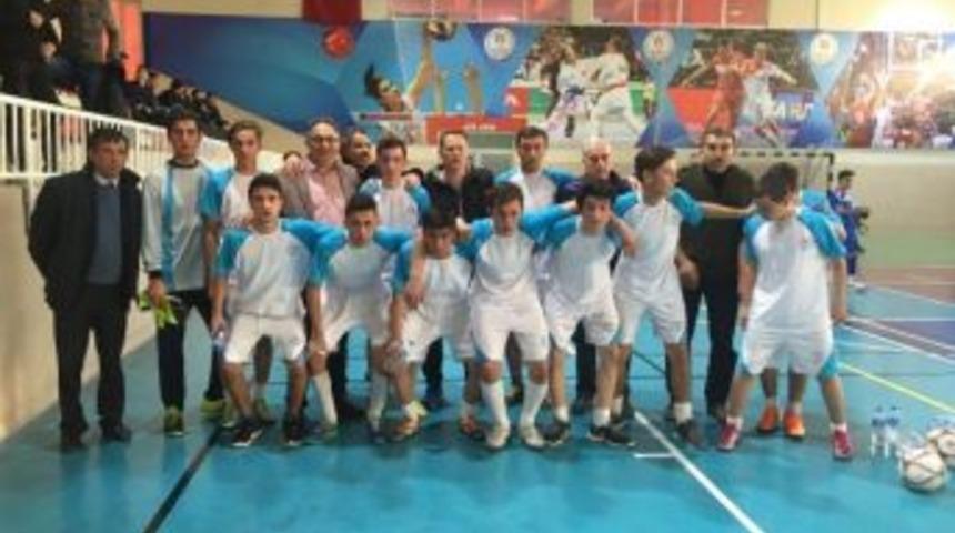 Oyunlarıyla B&uuml;y&uuml;lediler