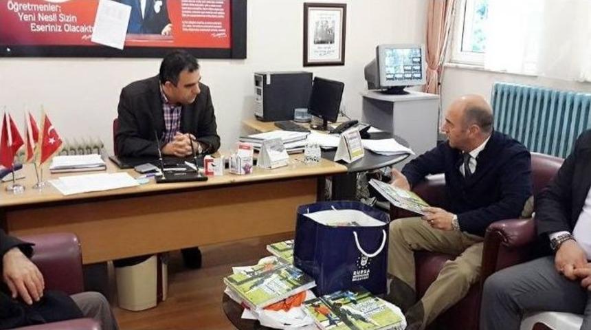 Ak Parti&rsquo;den Okullara Kitap