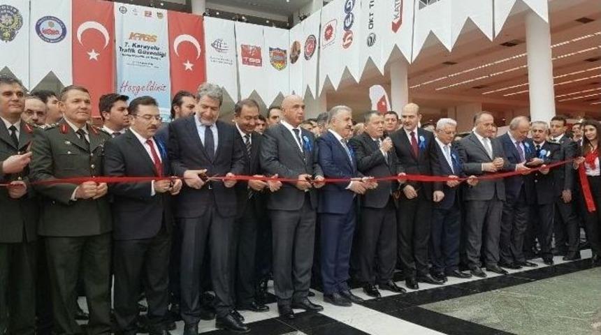 Ilıcalı, S&uuml;r&uuml;c&uuml; Eğitici Konfederasyonu&rsquo;nun &Ccedil;alıştayına Katıldı