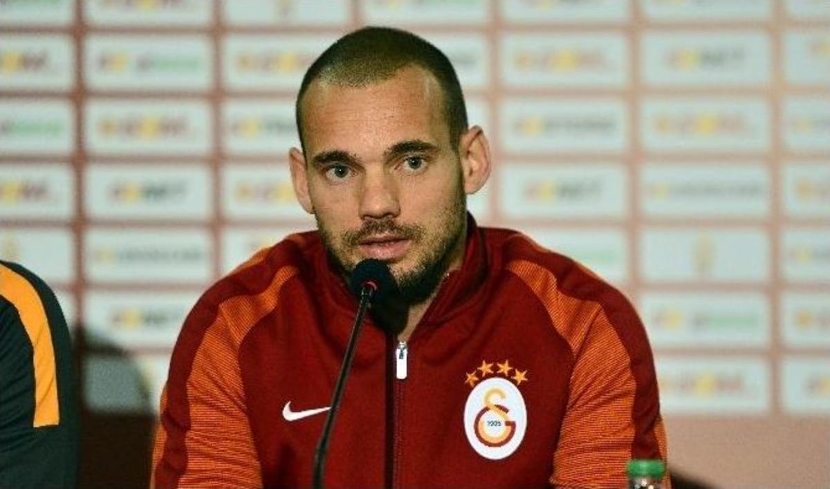 Wesley Sneijder: &ldquo;galatasaray - Fenerbah&ccedil;e Derbisi Hepsinin En &Ouml;zeli&rdquo;
