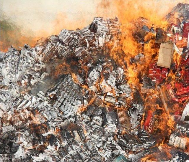 Silopi&rsquo;de Ele Ge&ccedil;irilen Ka&ccedil;ak Sigaralar İmha Edildi 1