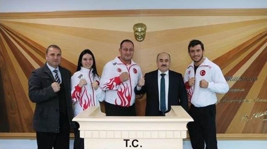 Vali Dağlı, Başarılı Sporcuları &Ouml;d&uuml;llendirdi