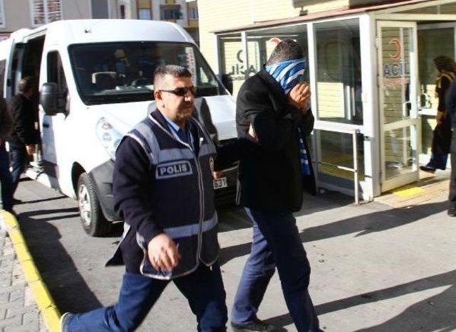 Suriyeli'nin 1.5 Milyon Dolarını Çalan 2'si Polis 7 Kişi Gözaltında