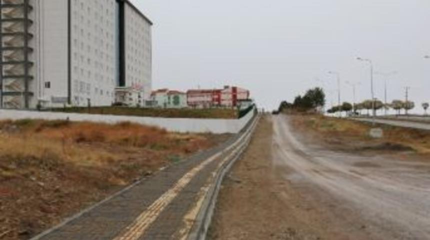 Kız Yurduna Yaya Kaldırımı