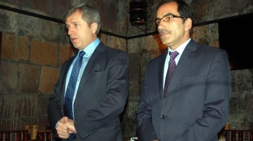 Vali &Ccedil;ınar, Şehit Ve Gazi Yakınlarıyla Bir Araya Geldi