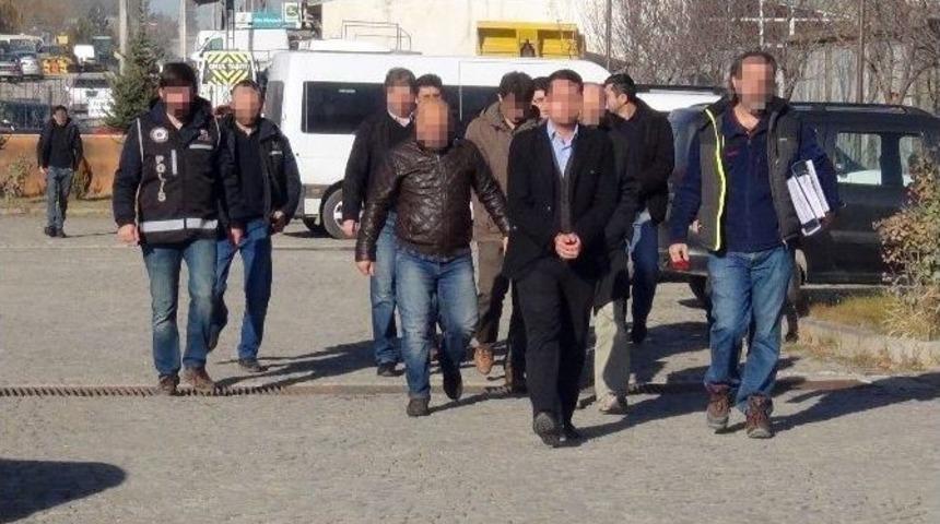 Adliyeye &Ccedil;ıkartılan Fet&ouml; Ş&uuml;phelisinden İlgin&ccedil; &Ccedil;ıkış: &ldquo;&ccedil;ek &Ccedil;ek Şereftir&rdquo;