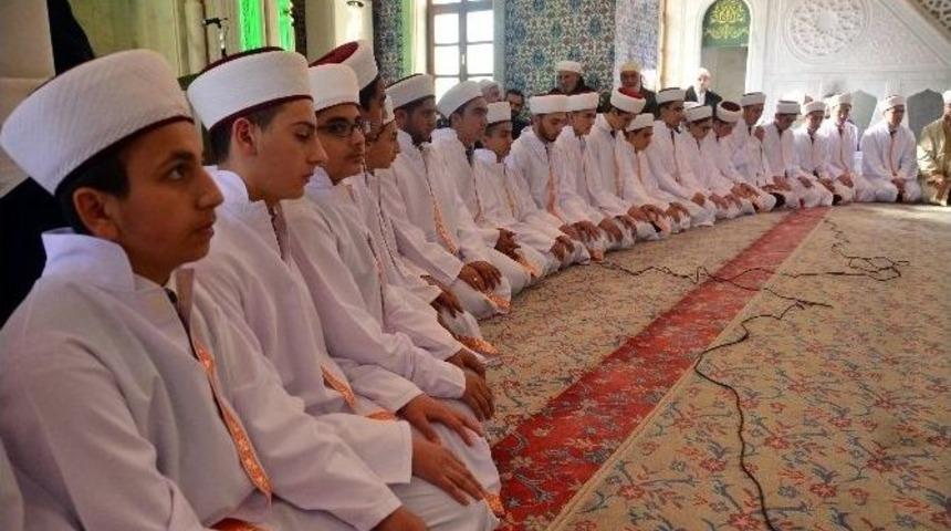 Pursaklar&rsquo;da 25 Hafız Belgesini Aldı