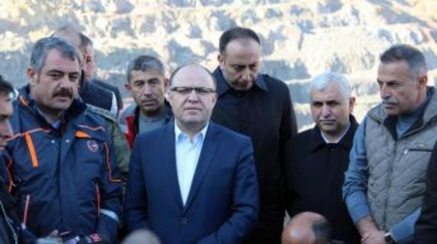 Siirt&rsquo;te 5 İlden Kurtarma Ekipleri Aramaları S&uuml;rd&uuml;r&uuml;yor