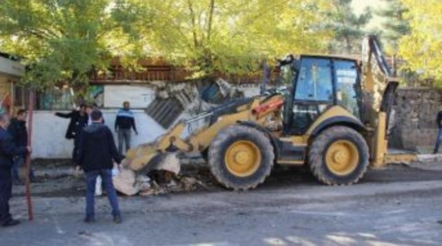 Hastane &Ccedil;evresindeki Seyyar Tezgahlar Kaldırıldı