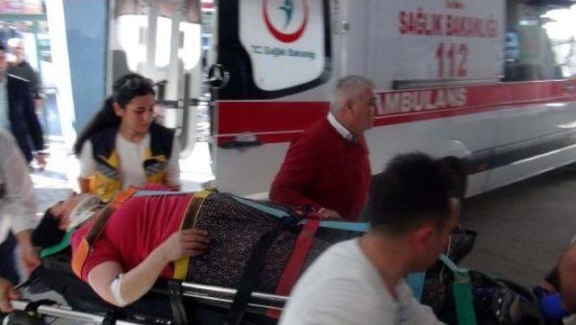 Mersin'de Minibüs Uçuruma Yuvarlandı: 2 Ölü, 5 Yaralı