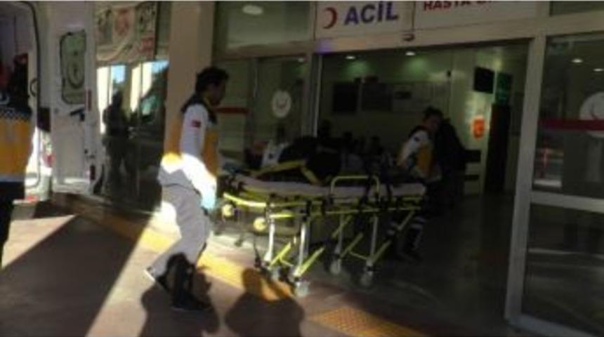 Devrilen Kamyonetin S&uuml;r&uuml;c&uuml;s&uuml; Yaralandı