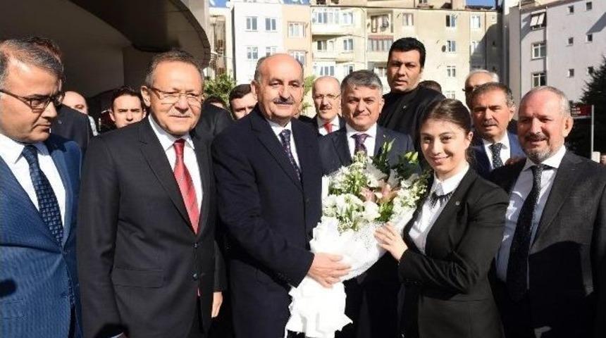 Bakan M&uuml;ezzinoğlu, Balıkesir&rsquo;de Projeleri İnceledi