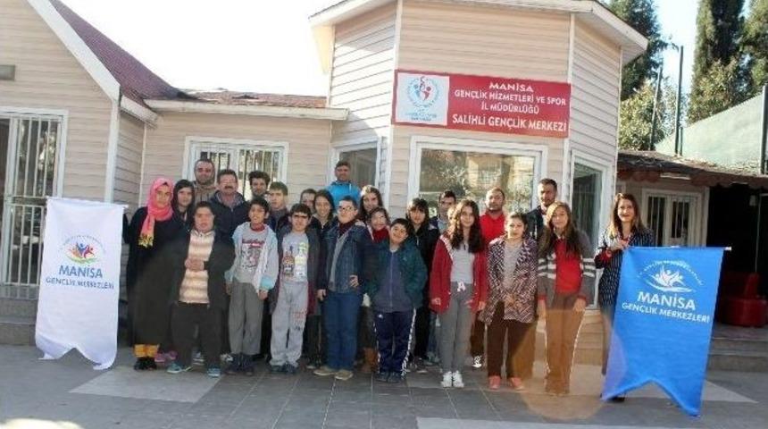 Salihli Gen&ccedil;lik Merkezi&rsquo;nden &lsquo;farkındalık&rsquo; &Ccedil;alışması