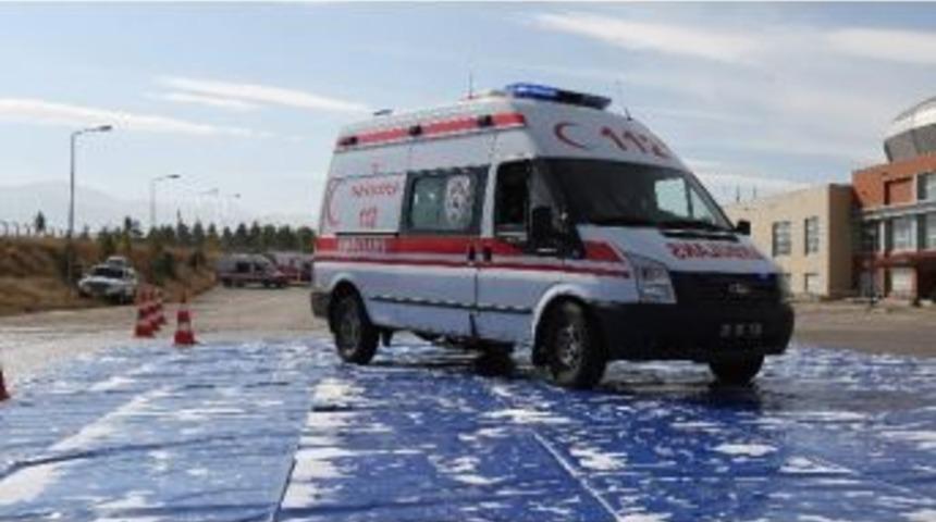 &Ccedil;ıkan Yangında İki Kişi Dumandan Zehirlendi