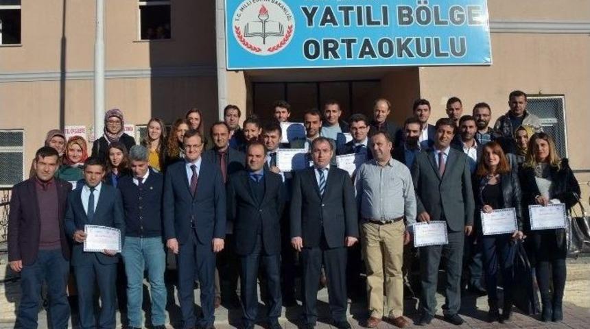 Kaymakam Akg&uuml;l Sertifika Dağıttı