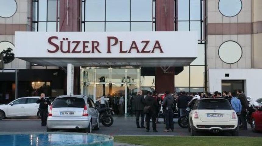S&uuml;zer Plaza'da Alacak Verecek Kavgası