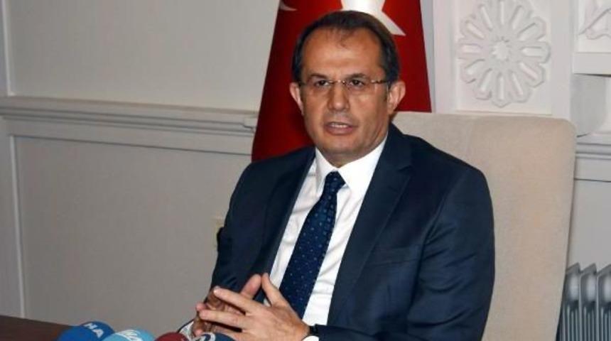 Vali Taşyapan, Belediye Personeliyle Toplantı Yaptı