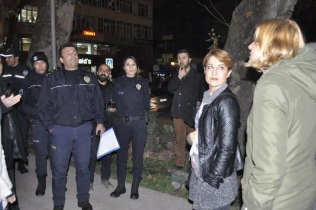 İzmit te Cinsel Istismar D&uuml;zenlemesini Protesto Etmek Isteyen Gruba Polis M&uuml;dahalesi: 14 G&ouml;zaltı 2