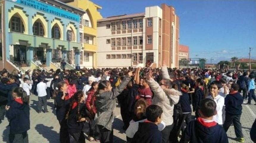 Ayvalık Mehmet Akif Ersoy&rsquo;dan &lsquo;biz B&uuml;y&uuml;k Bir Aileyiz&rsquo; Kermesi