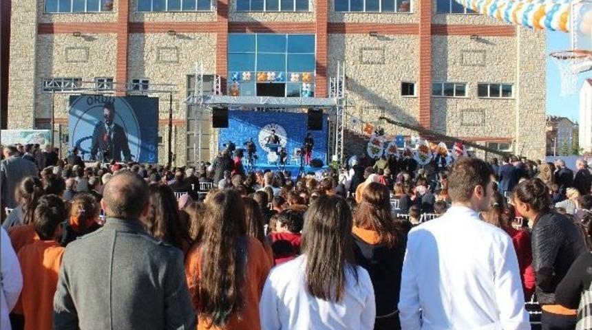 Başbakan Yardımcısı Kurtulmuş, &Ouml;mer Halisdemir Spor Kompleksi&rsquo;nin A&ccedil;ılışını Yaptı