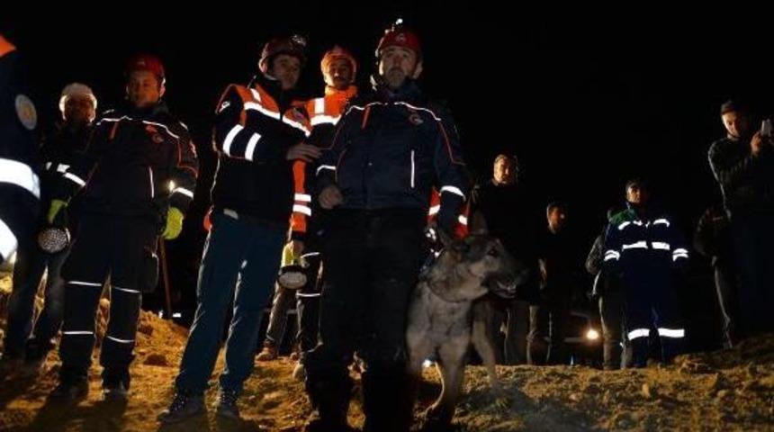 Siirt'te Bakır Madeninde Facia; 4 Iş&ccedil;i &Ouml;ld&uuml;, 12 Iş&ccedil;i Aranıyor - Ek Fotoğraflar