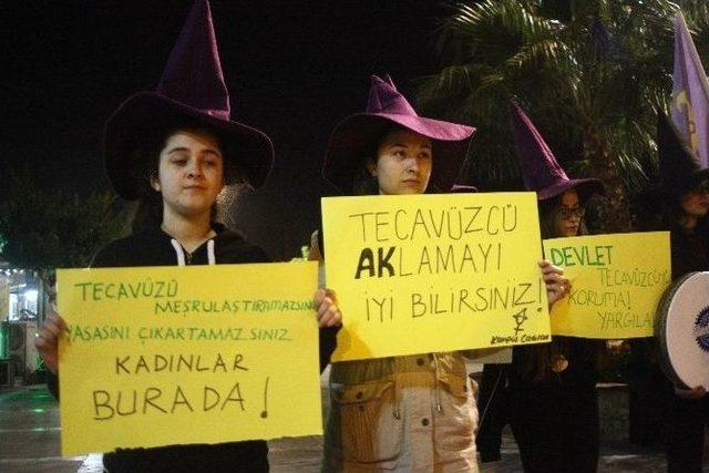 Cinsel İstismar &Ouml;nergesine Cadı Şapkalı Protesto 1