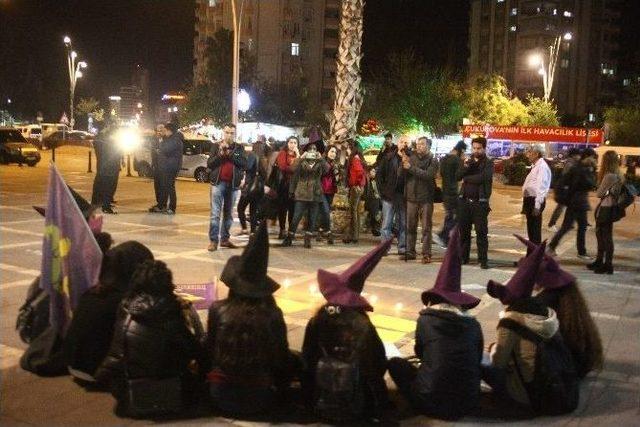 Cinsel İstismar &Ouml;nergesine Cadı Şapkalı Protesto 3