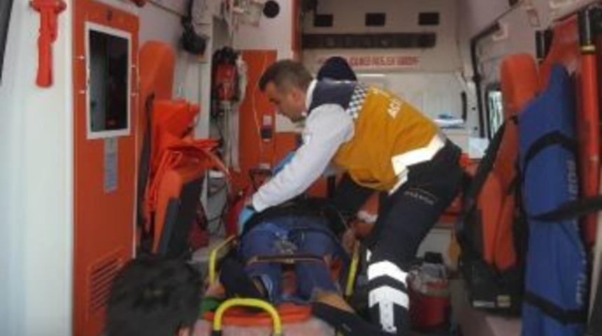 Kazada Ağır Yaralanan &Uuml;niversite &Ouml;ğrencisi Kız Hayatını Kaybetti